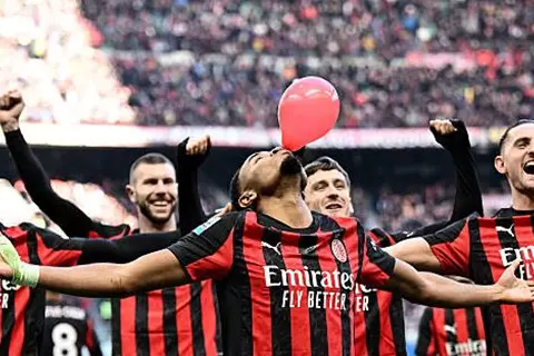 الدوري الإيطالي.. ميلان يفوز على هيلاس فيرونا ويتصدر الترتيب